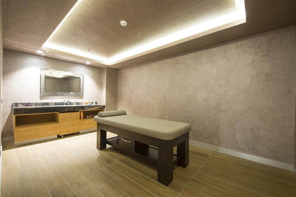 Hotel Ramada By Wyndham Gemli̇K Gemlik Esterno foto