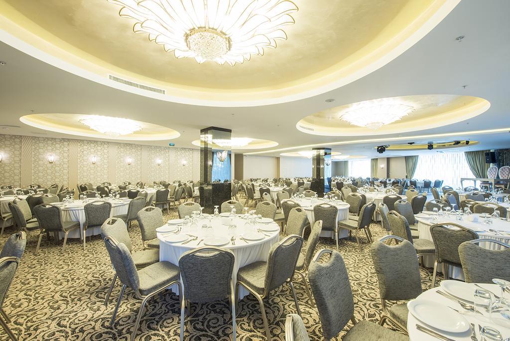 Hotel Ramada By Wyndham Gemli̇K Gemlik Esterno foto