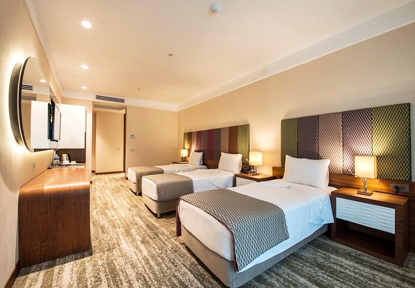 Hotel Ramada By Wyndham Gemli̇K Gemlik Esterno foto