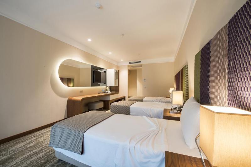 Hotel Ramada By Wyndham Gemli̇K Gemlik Esterno foto