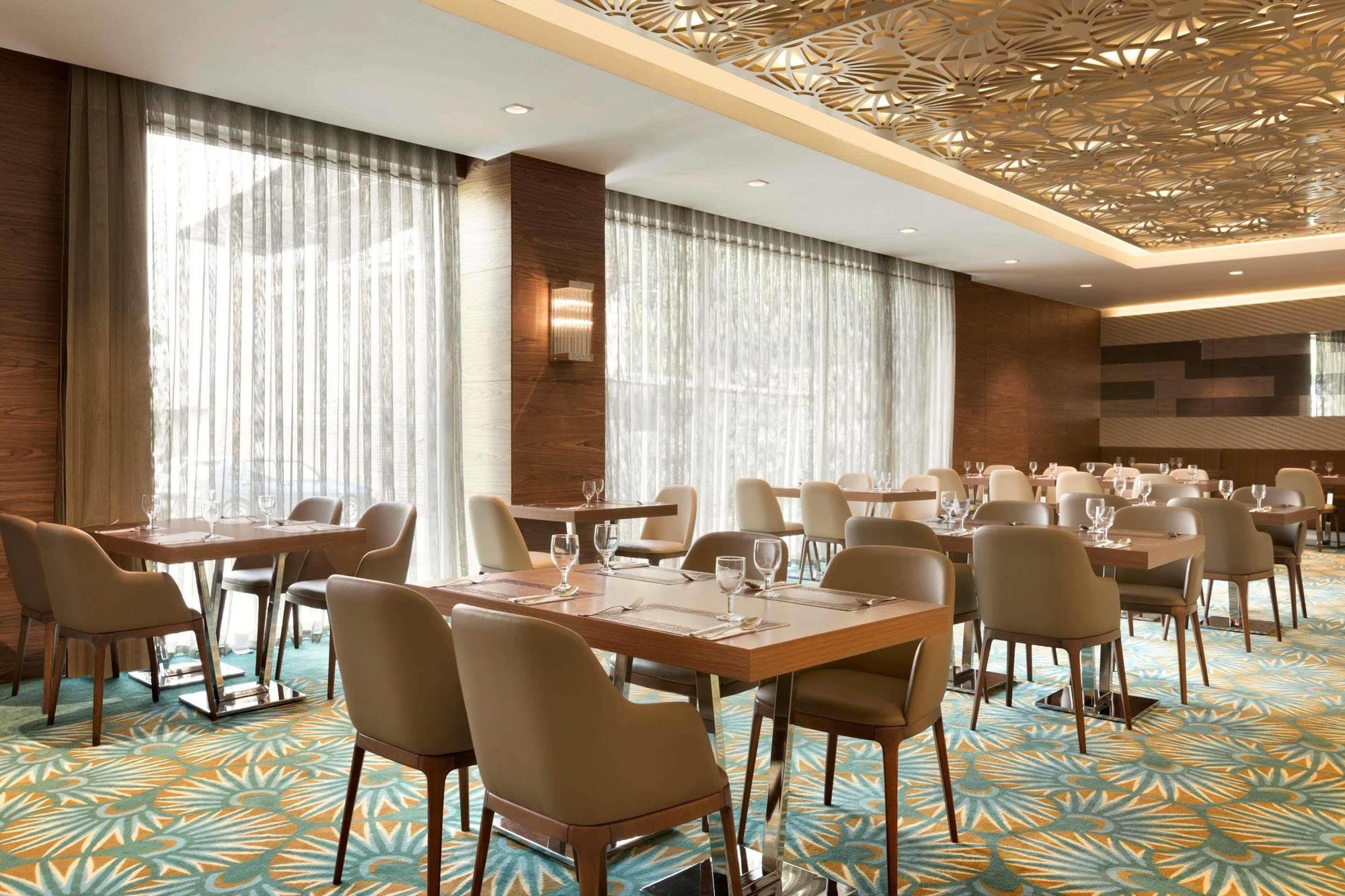 Hotel Ramada By Wyndham Gemli̇K Gemlik Esterno foto